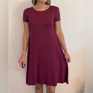 Arizona Jean Co dress. Maroon/Plum color. Goes down to knees. Great conditions